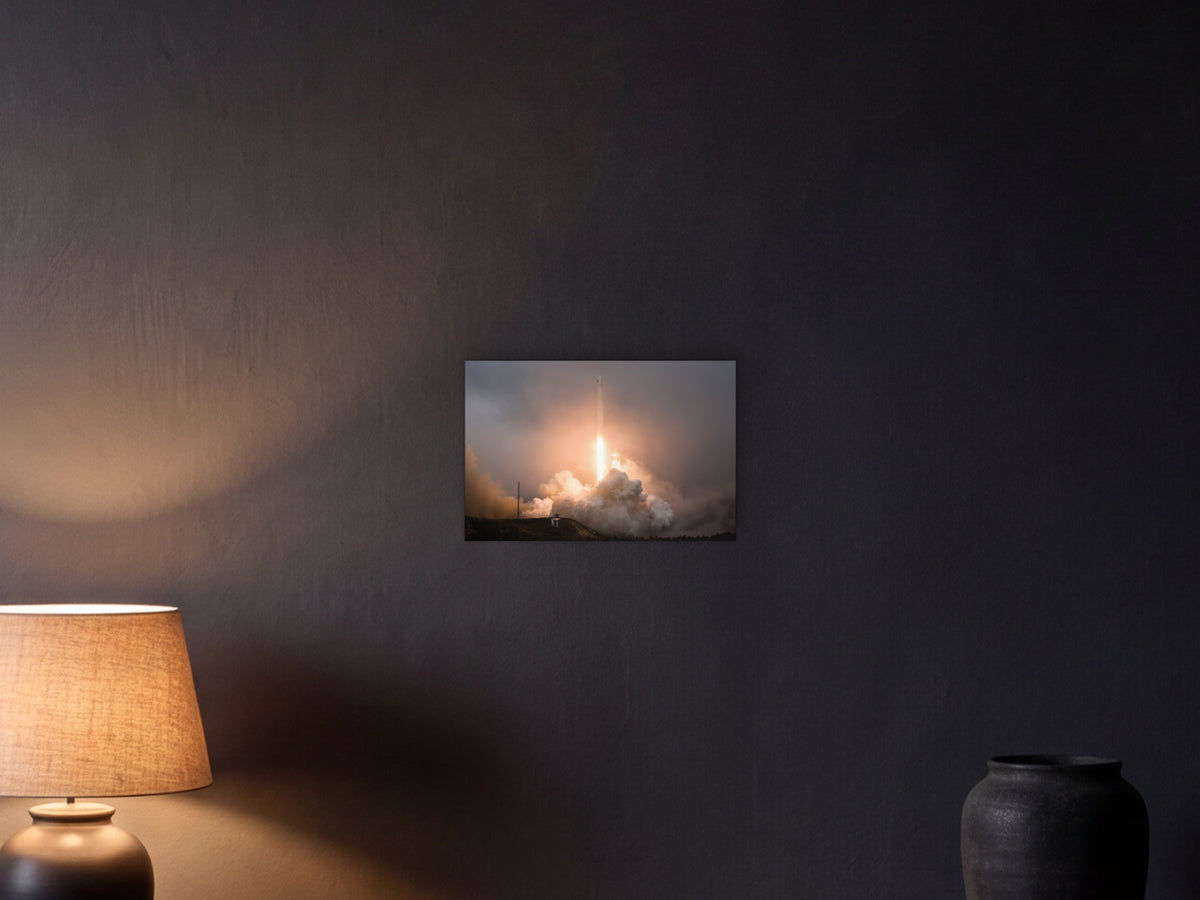 Overcast, Vandenberg shown in a graphite plaster wall at night, lit by a console lamp - scale render at 45 × 30 cm